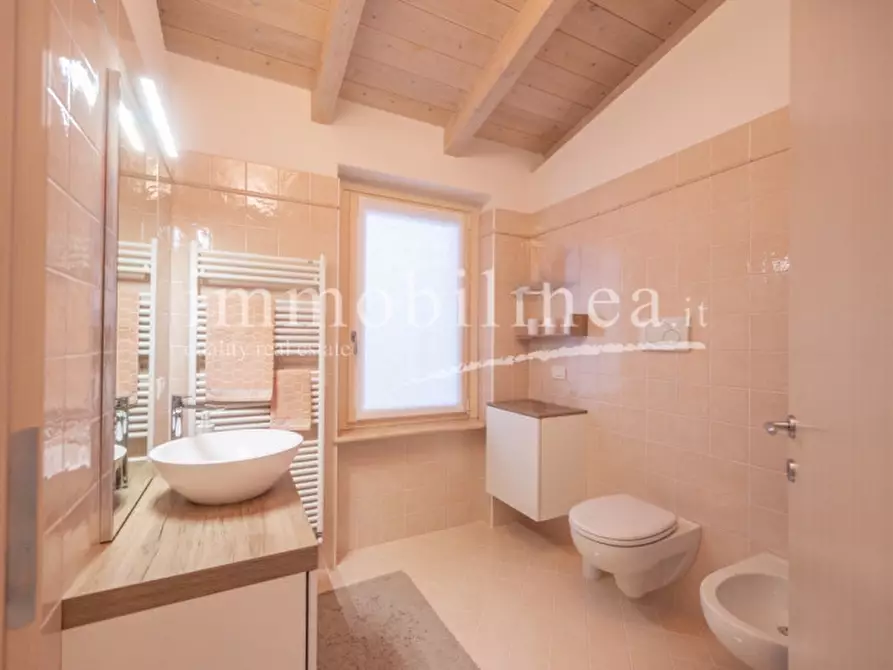 Immagine 19 di Appartamento in vendita  in Via per San Zeno a Torri Del Benaco