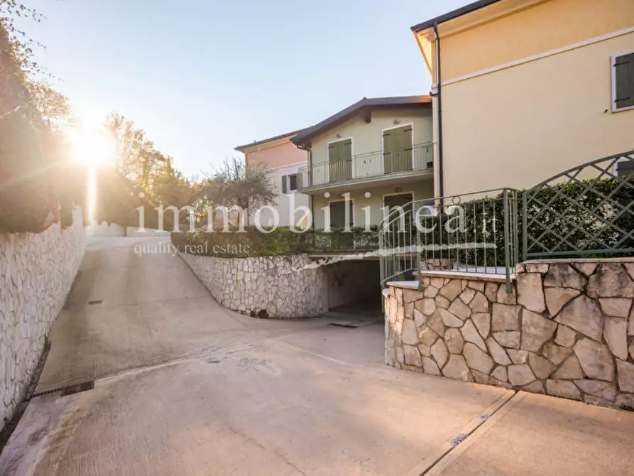 Immagine 28 di Appartamento in vendita  in Via per San Zeno a Torri Del Benaco
