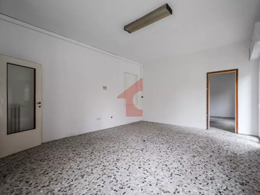 Immagine 5 di Appartamento in vendita  in via san Leonardo 19 a Parma