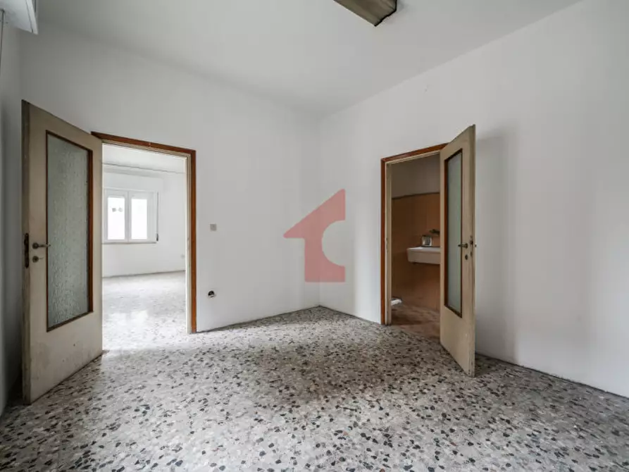 Immagine 8 di Appartamento in vendita  in via san Leonardo 19 a Parma