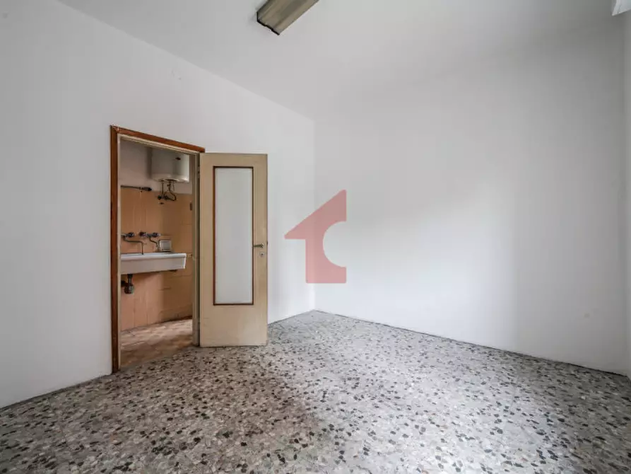 Immagine 9 di Appartamento in vendita  in via san Leonardo 19 a Parma