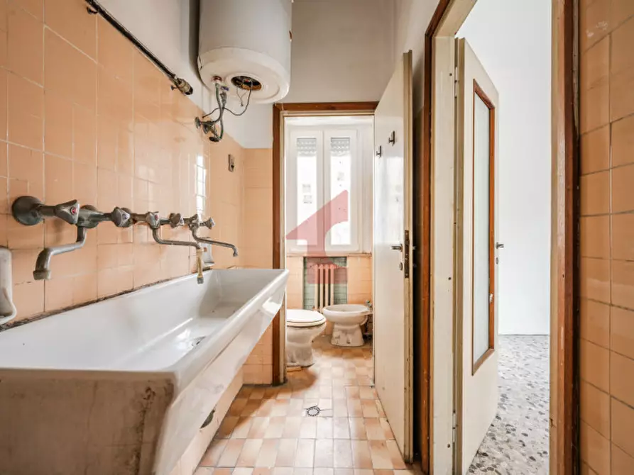 Immagine 10 di Appartamento in vendita  in via san Leonardo 19 a Parma