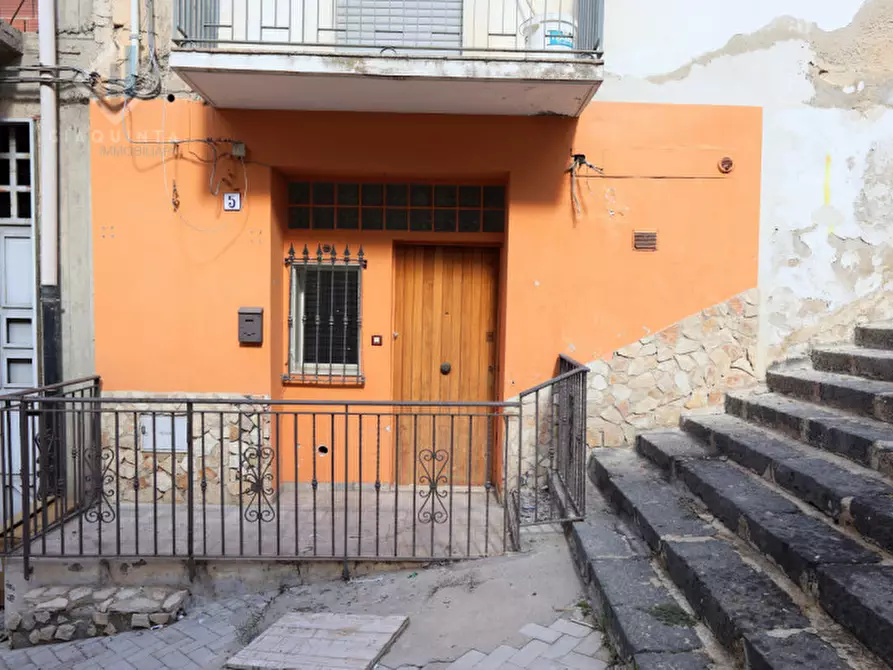 Immagine 4 di Appartamento in vendita  in Via Alessandro Manzoni n.05 a Palagonia