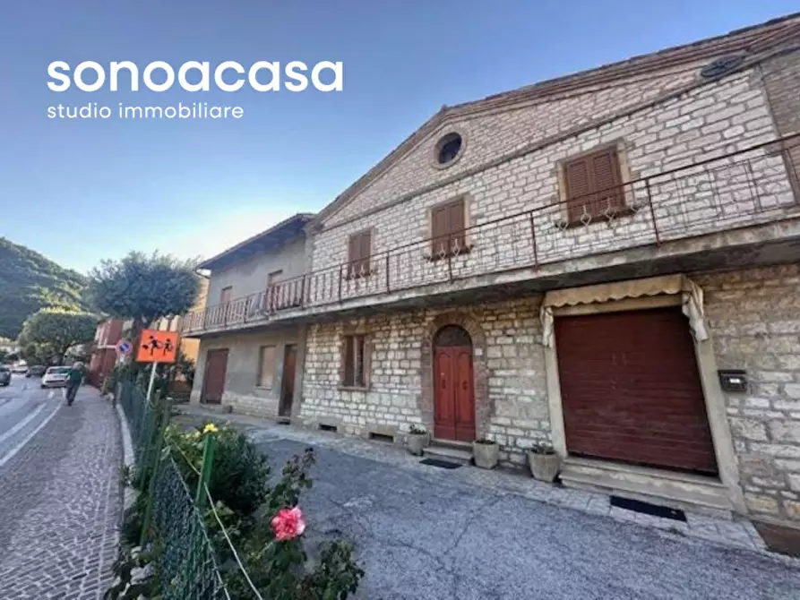 Immagine 1 di Casa bifamiliare in vendita  in Via Roma 22 a Frontone