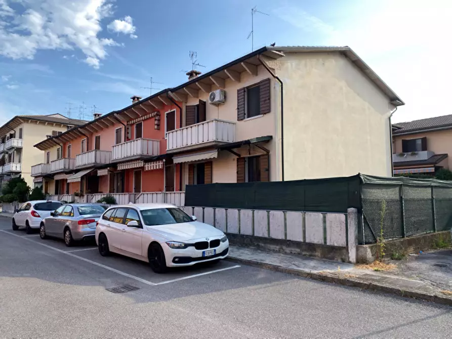 Immagine 1 di Villa in vendita  in via Giovanni Pascoli 15 a Buttapietra