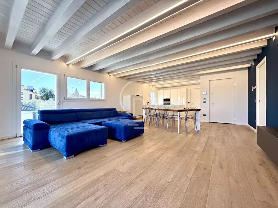 Immagine 2 di Attico in vendita  in Via Giotto a Desenzano Del Garda