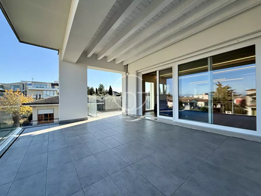 Immagine 4 di Attico in vendita  in Via Giotto a Desenzano Del Garda