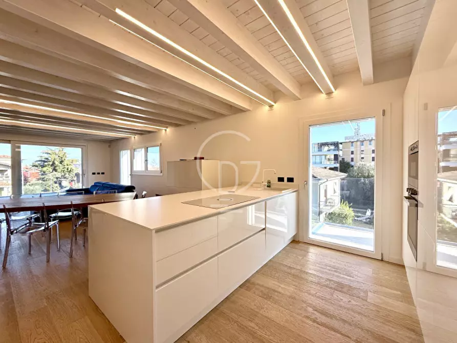 Immagine 7 di Attico in vendita  in Via Giotto a Desenzano Del Garda