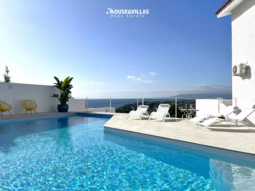 Immagine 1 di Villa in vendita  in corso gelone a Siracusa