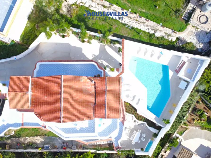 Immagine 3 di Villa in vendita  in corso gelone a Siracusa