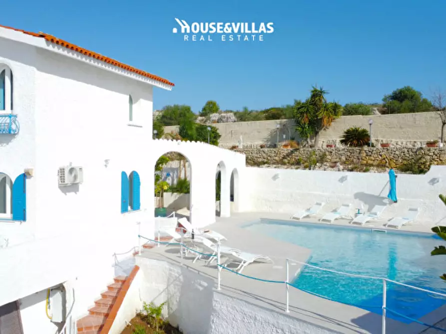 Immagine 7 di Villa in vendita  in corso gelone a Siracusa