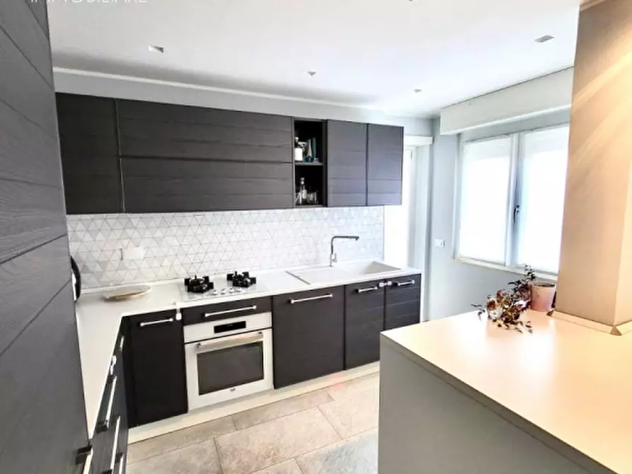 Immagine 4 di Appartamento in vendita  in via sestio calvino a Roma