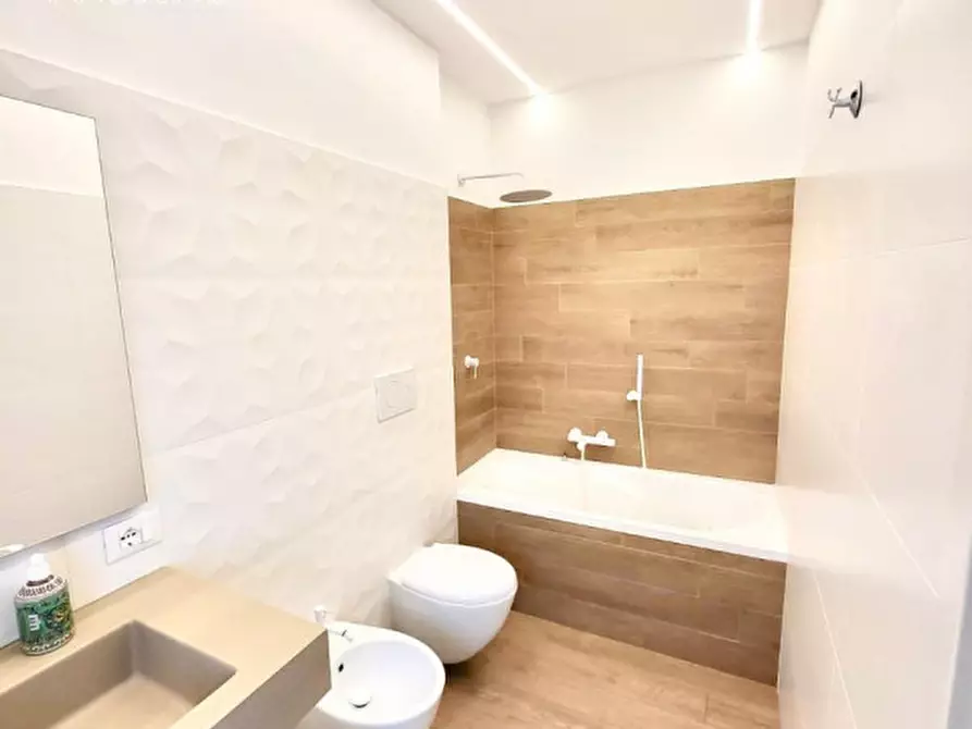 Immagine 27 di Appartamento in vendita  in via sestio calvino a Roma