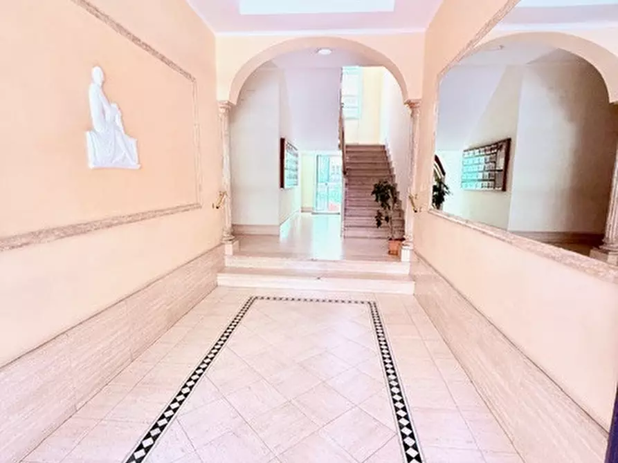 Immagine 50 di Appartamento in vendita  in via sestio calvino a Roma