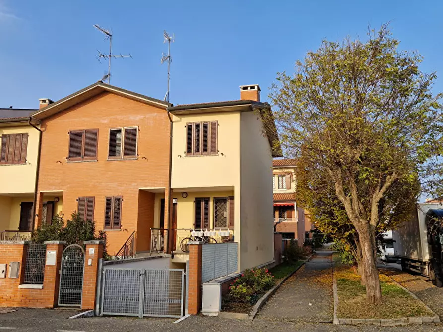 Immagine 1 di Villetta a schiera in vendita  in Via Santa Clelia Barbieri,12 a Anzola Dell'emilia