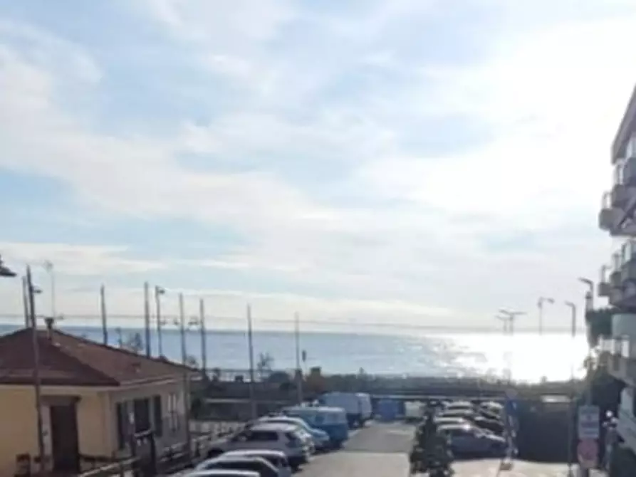 Immagine 3 di Appartamento in vendita  in Via Vittorio Emanuele a Bordighera