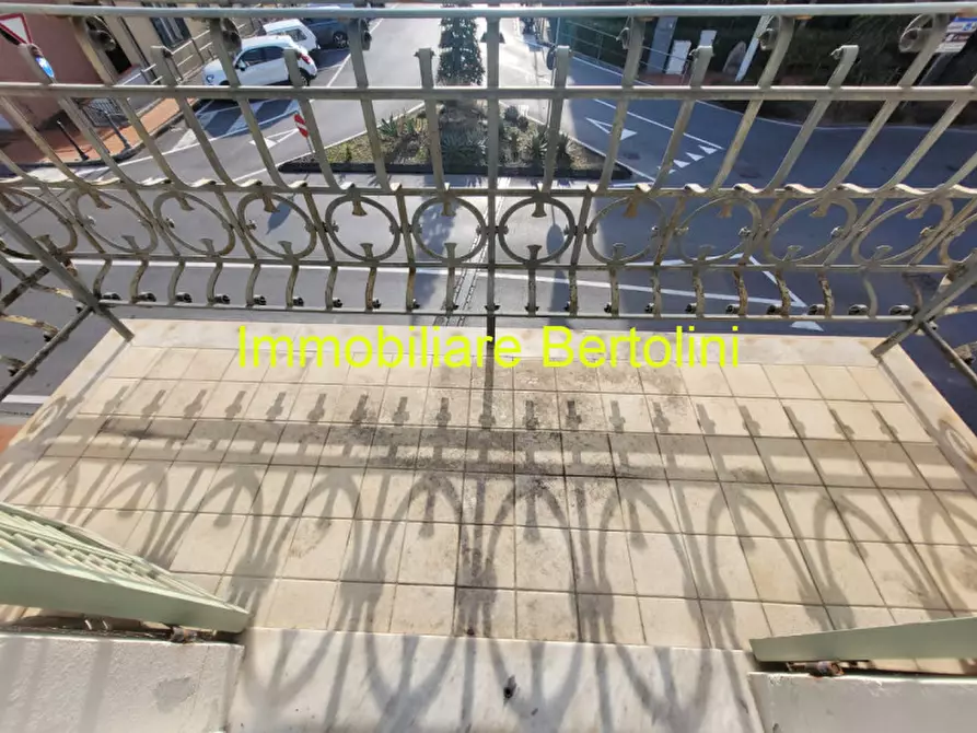 Immagine 4 di Appartamento in vendita  in Via Vittorio Emanuele a Bordighera