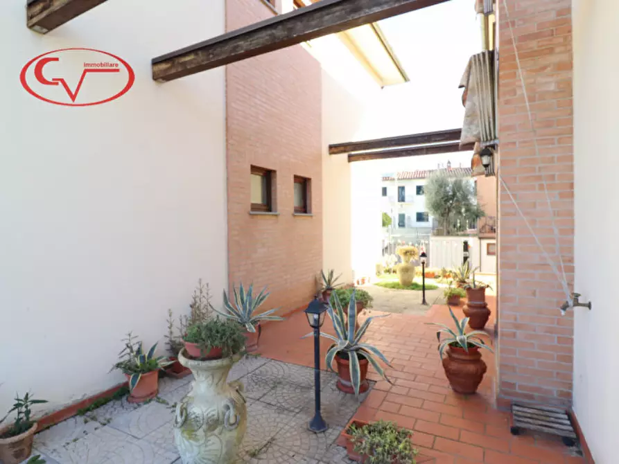 Immagine 27 di Casa bifamiliare in vendita  in via aretina a Montevarchi