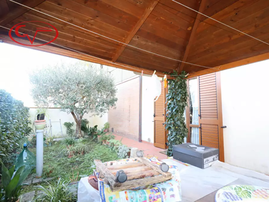 Immagine 36 di Casa bifamiliare in vendita  in via aretina a Montevarchi