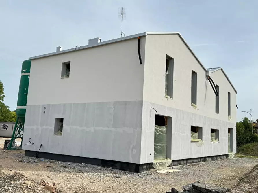 Immagine 1 di Casa bifamiliare in vendita  in via vittoria 32 a Cessalto