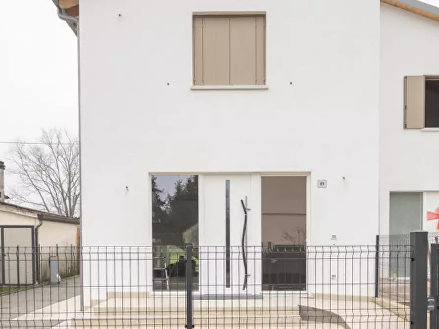 Immagine 1 di Villetta a schiera in vendita  in zelarino a Venezia