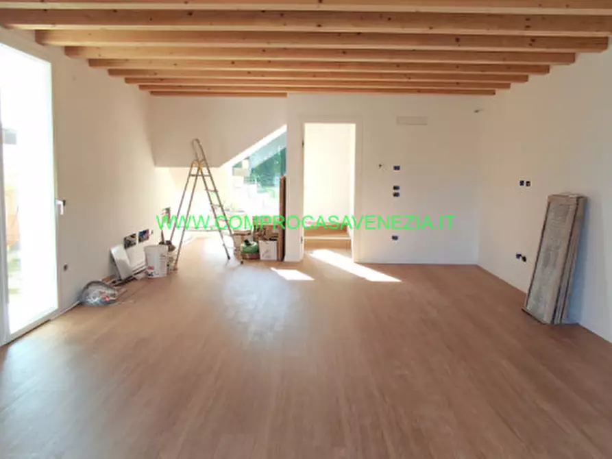 Immagine 2 di Villetta a schiera in vendita  in zelarino a Venezia