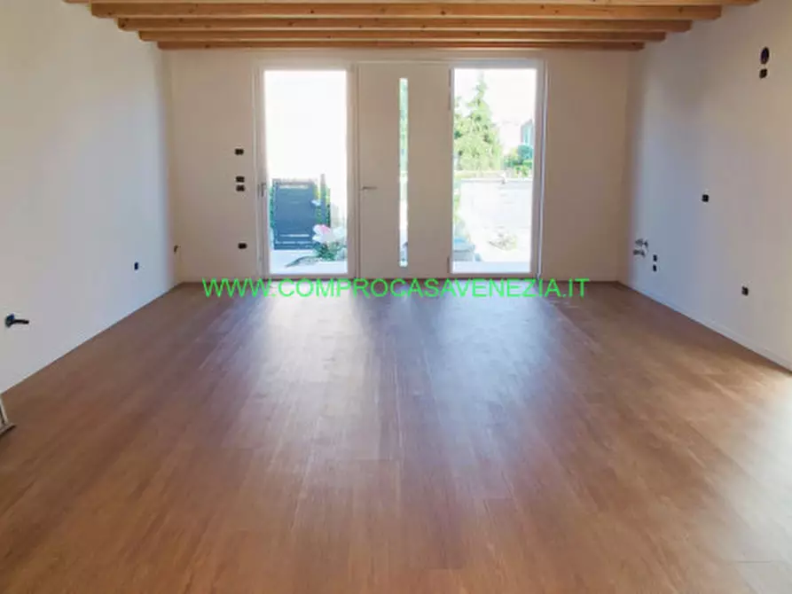 Immagine 3 di Villetta a schiera in vendita  in zelarino a Venezia