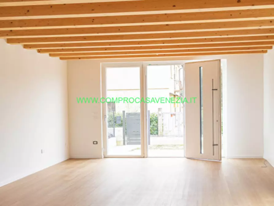 Immagine 3 di Villetta a schiera in vendita  in zelarino a Venezia