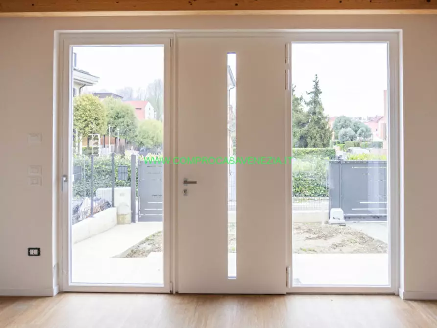 Immagine 9 di Villetta a schiera in vendita  in zelarino a Venezia