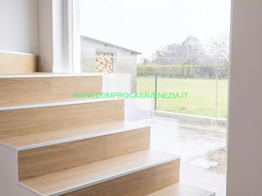 Immagine 10 di Villetta a schiera in vendita  in zelarino a Venezia