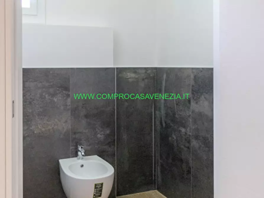 Immagine 11 di Villetta a schiera in vendita  in zelarino a Venezia