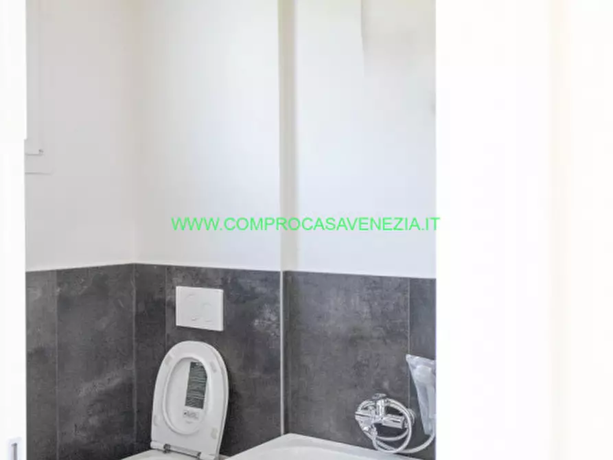 Immagine 13 di Villetta a schiera in vendita  in zelarino a Venezia