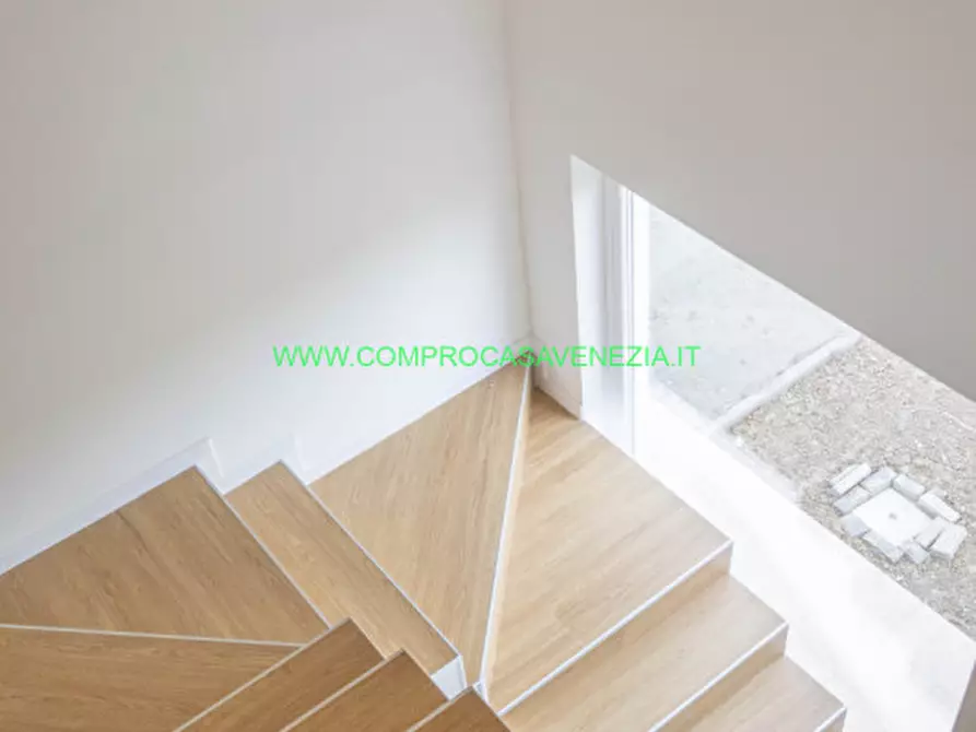 Immagine 13 di Villetta a schiera in vendita  in zelarino a Venezia