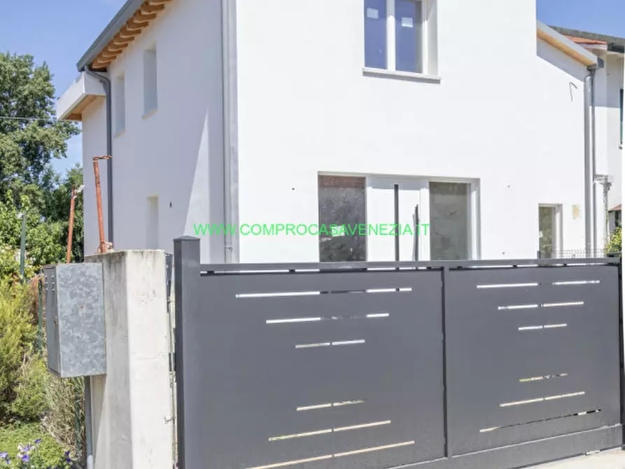 Immagine 14 di Villetta a schiera in vendita  in zelarino a Venezia