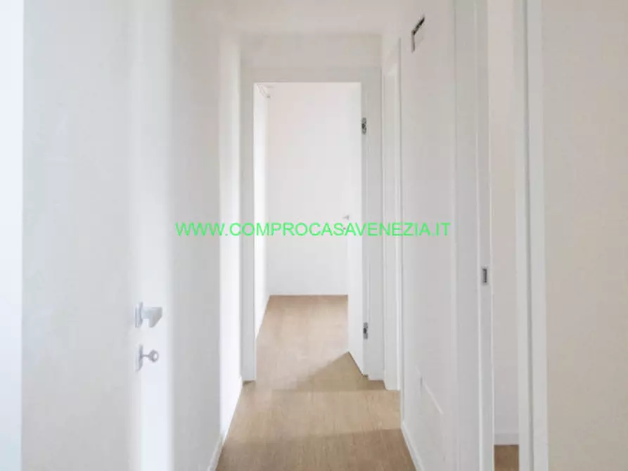 Immagine 14 di Villetta a schiera in vendita  in zelarino a Venezia