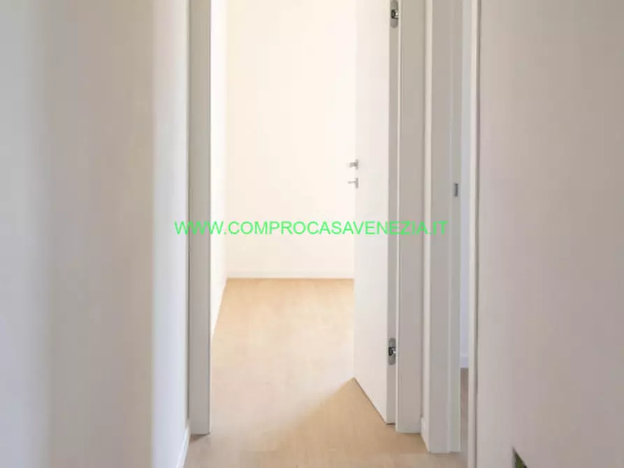 Immagine 15 di Villetta a schiera in vendita  in zelarino a Venezia