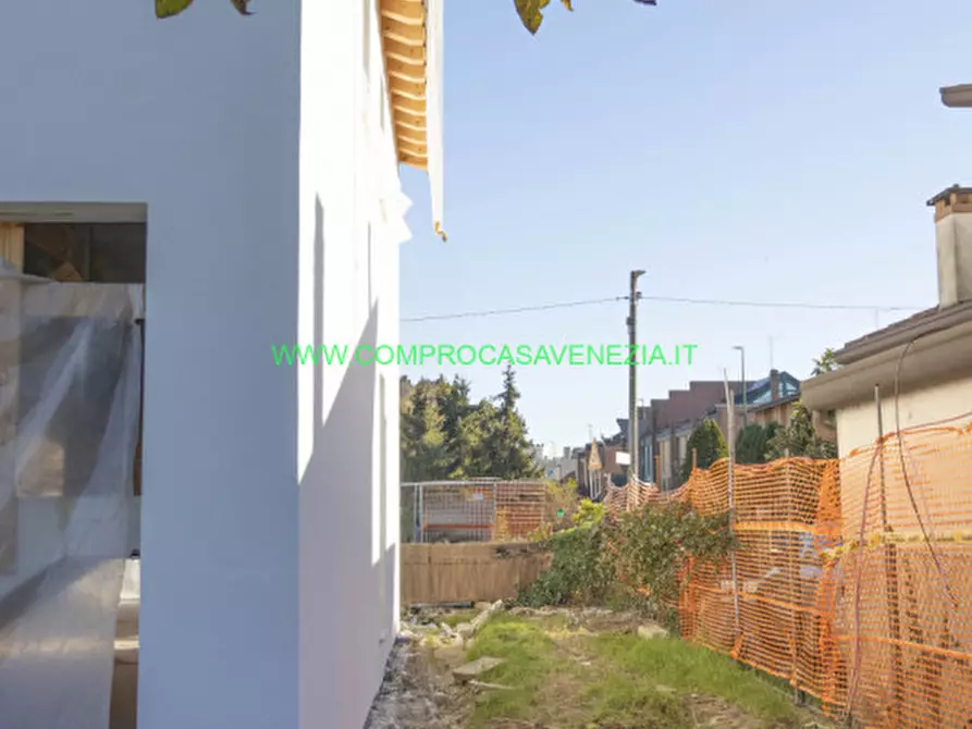 Immagine 16 di Villetta a schiera in vendita  in zelarino a Venezia