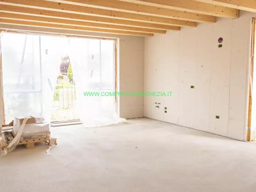 Immagine 25 di Villetta a schiera in vendita  in zelarino a Venezia