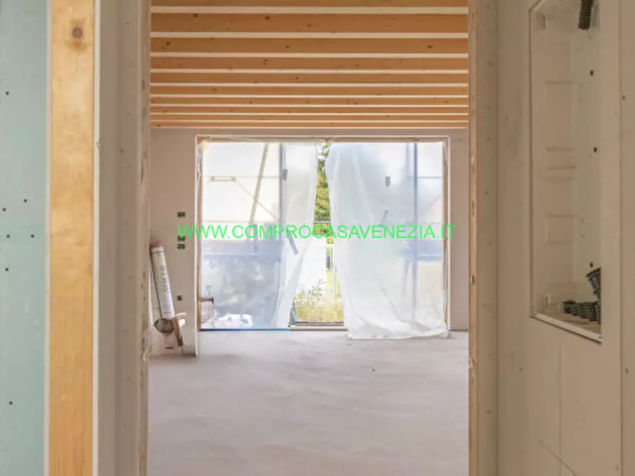 Immagine 27 di Villetta a schiera in vendita  in zelarino a Venezia