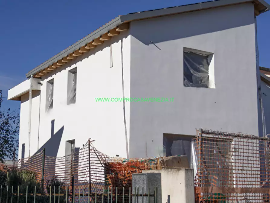 Immagine 33 di Villetta a schiera in vendita  in zelarino a Venezia