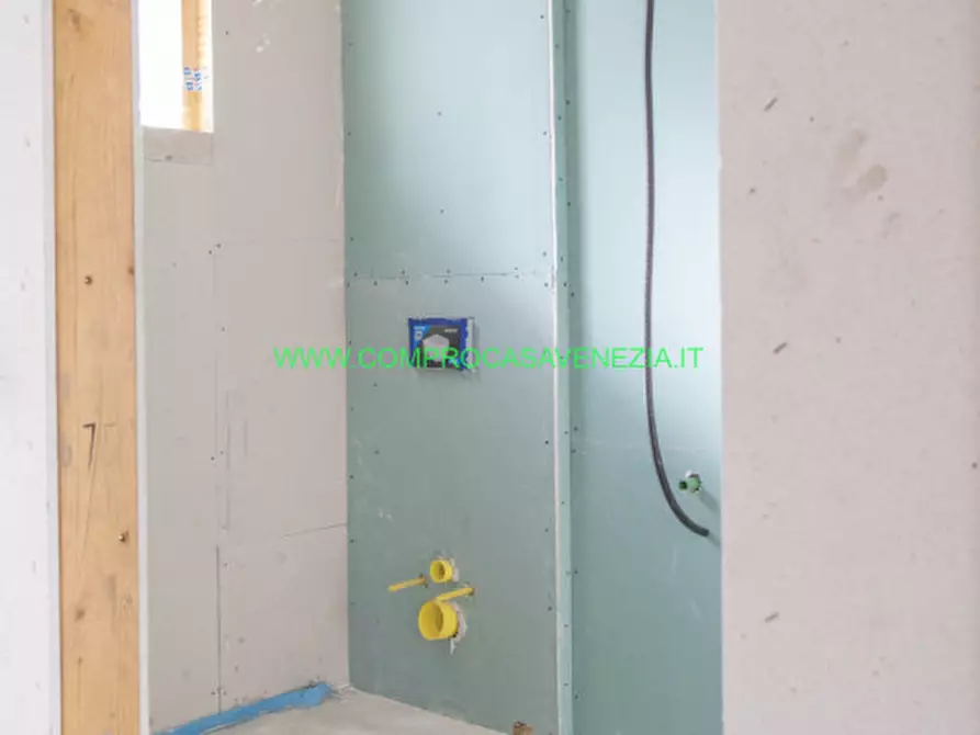 Immagine 35 di Villetta a schiera in vendita  in zelarino a Venezia