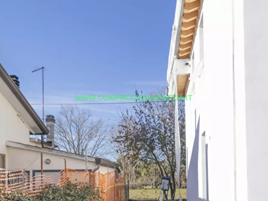 Immagine 35 di Villetta a schiera in vendita  in zelarino a Venezia