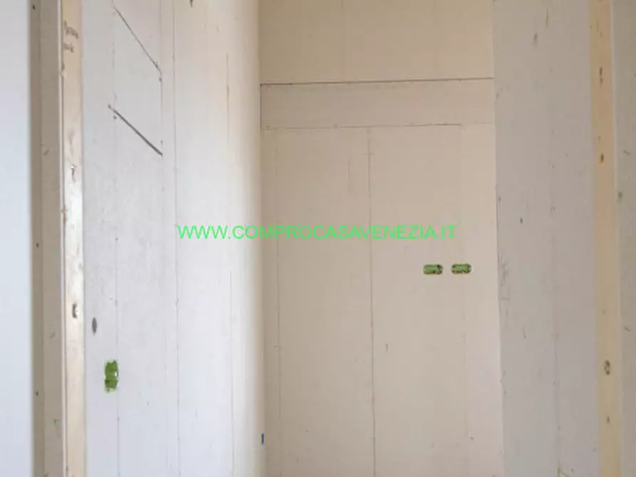 Immagine 45 di Villetta a schiera in vendita  in zelarino a Venezia