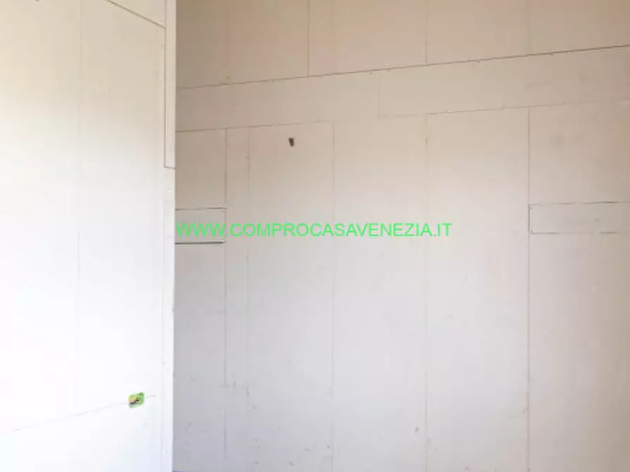 Immagine 46 di Villetta a schiera in vendita  in zelarino a Venezia