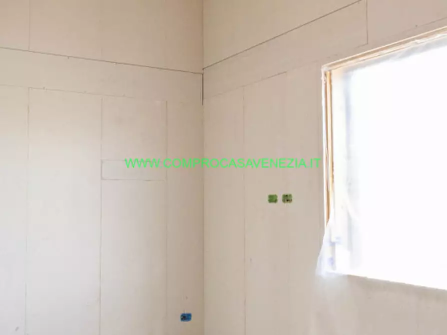 Immagine 47 di Villetta a schiera in vendita  in zelarino a Venezia