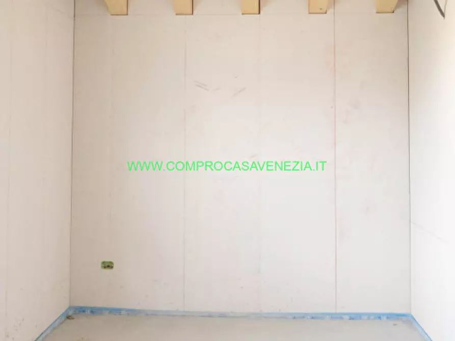Immagine 61 di Villetta a schiera in vendita  in zelarino a Venezia
