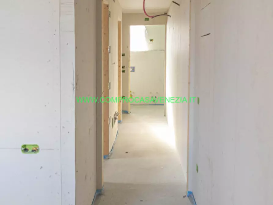 Immagine 62 di Villetta a schiera in vendita  in zelarino a Venezia