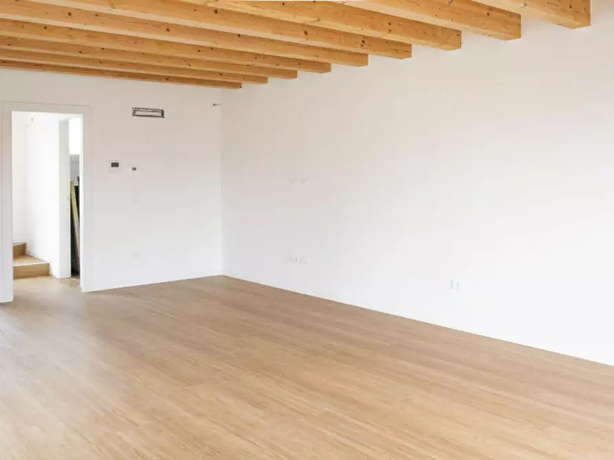 Immagine 66 di Villetta a schiera in vendita  in zelarino a Venezia