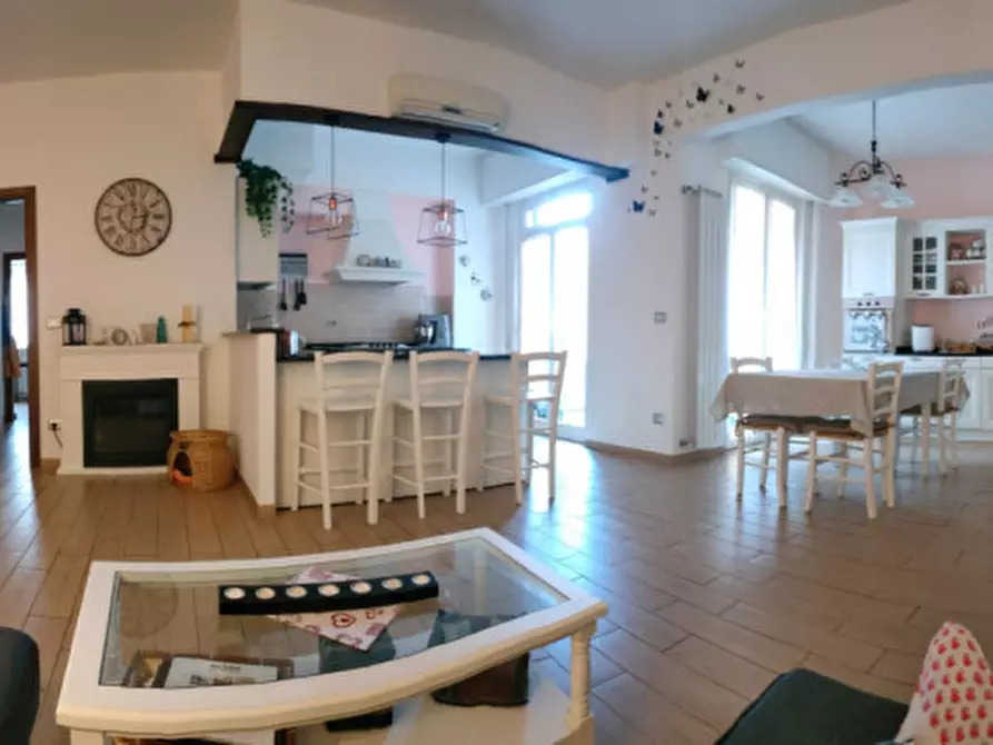 Immagine 3 di Appartamento in vendita  in Via Nizza a Savona