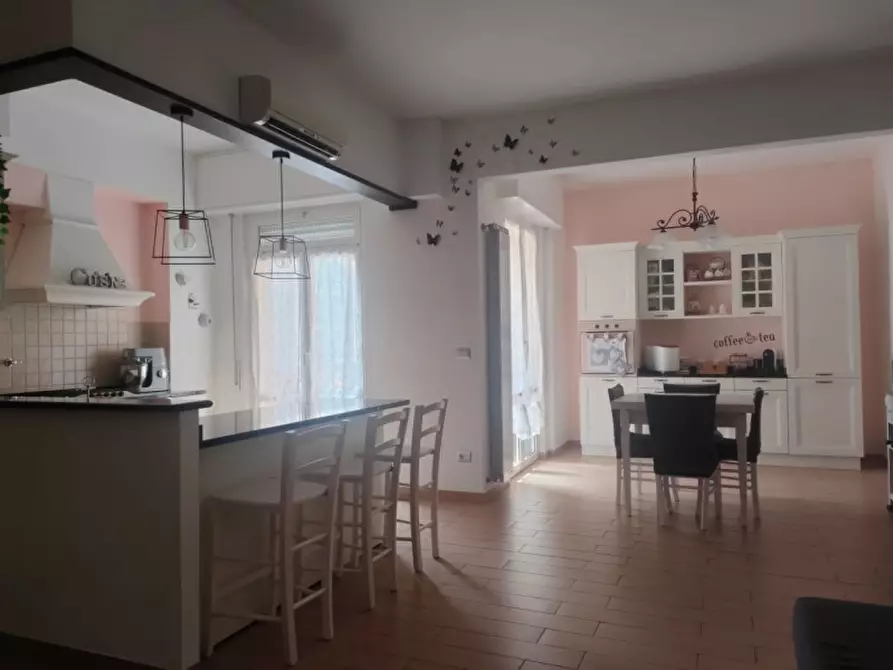 Immagine 4 di Appartamento in vendita  in Via Nizza a Savona